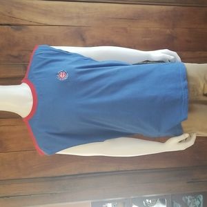 XL sleeveless Cubs shirt